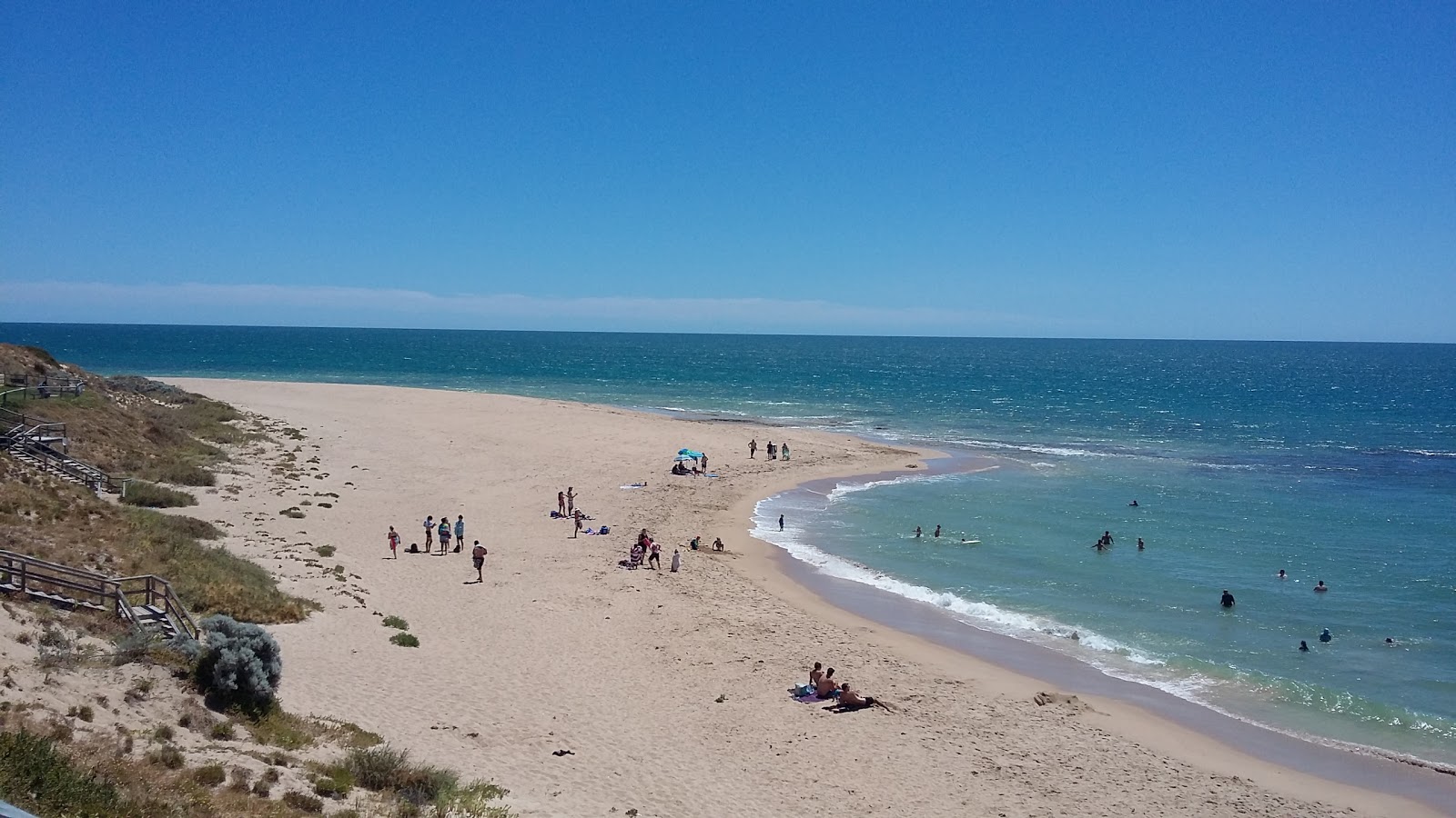 Foto av Halls Head Beach med beige sand yta