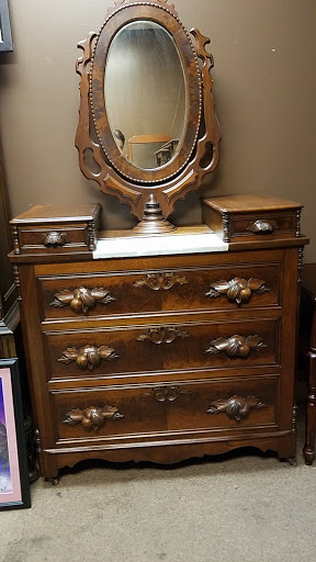 Furniture Store «Trading Places The Woodlands», reviews and photos, 28100 Robinson Rd, Conroe, TX 77385, USA