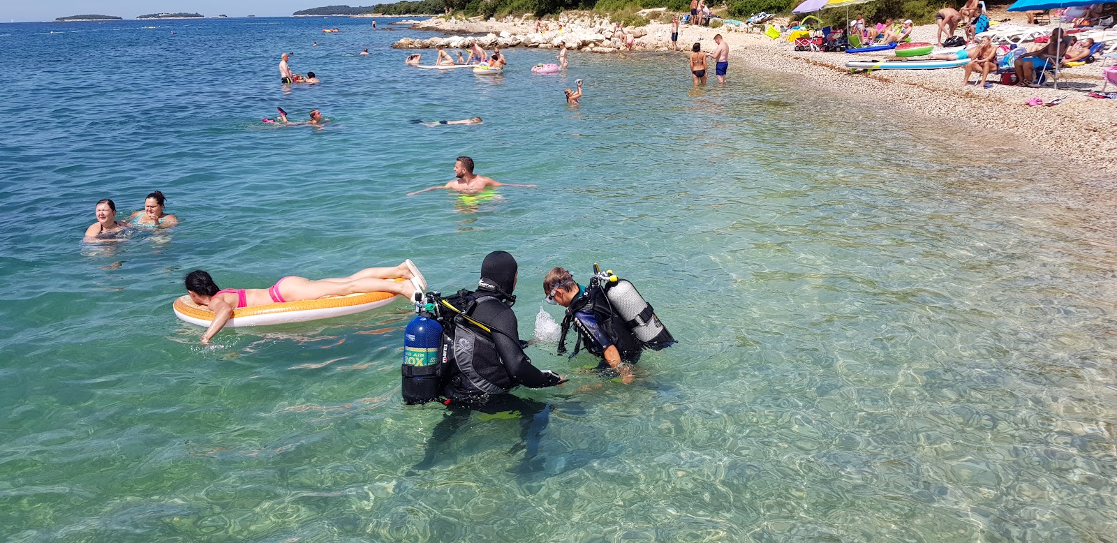 Photo de Vestar beach - recommandé pour les voyageurs en famille avec des enfants
