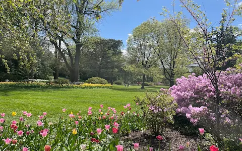 Sherwood Gardens image