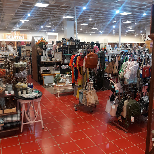 Shopping Mall «Town Square Mall», reviews and photos, 2405 Vestal Pkwy E, Vestal, NY 13850, USA