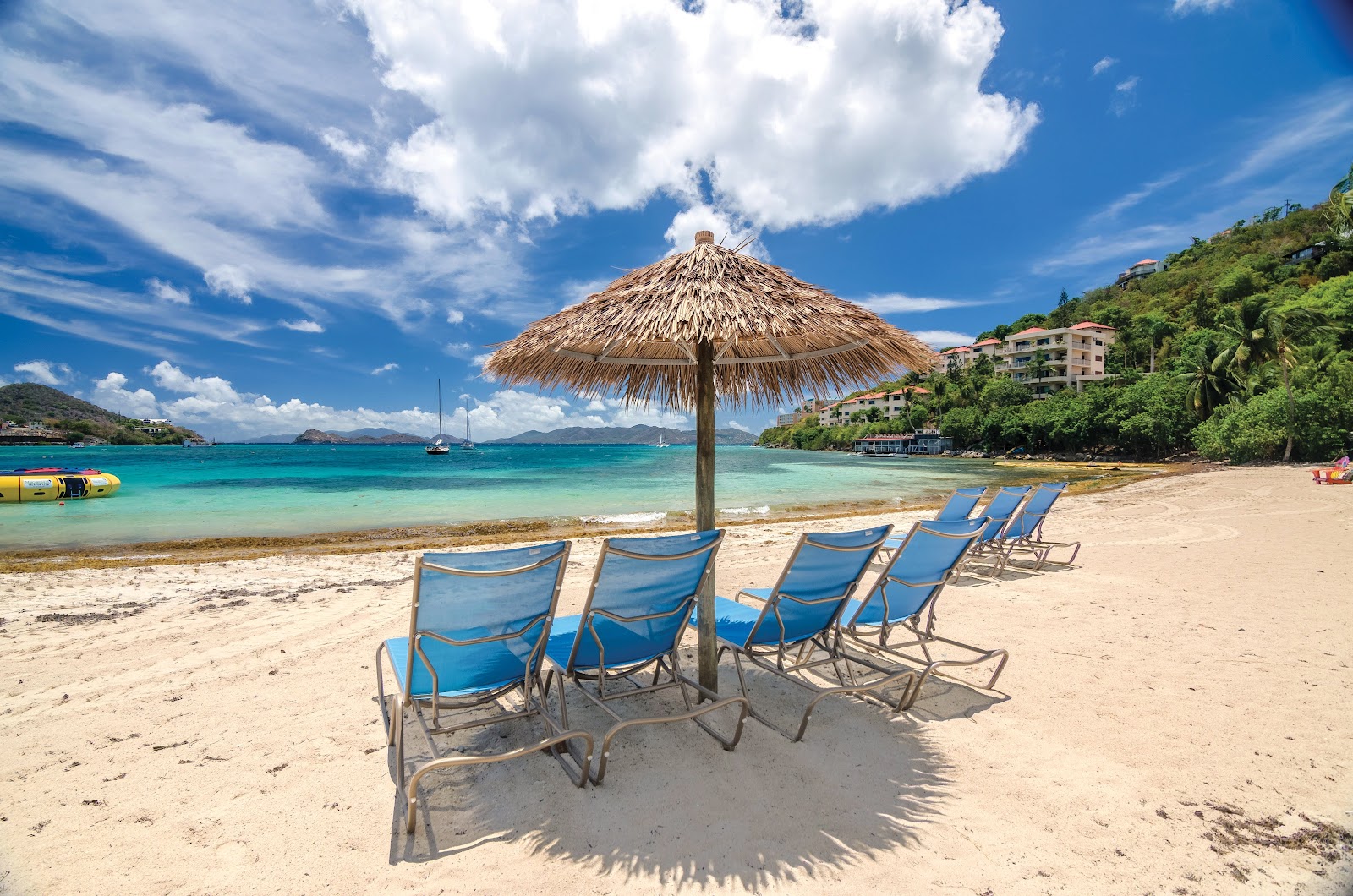 Foto de Coki beach com areia brilhante superfície