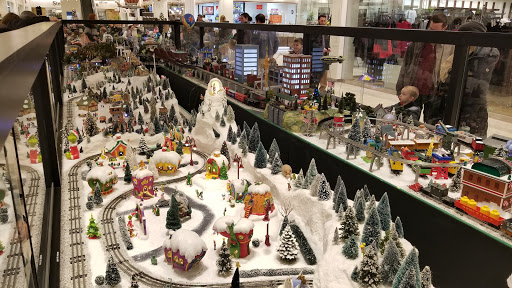 Shopping Mall «The Shops At Kenilworth», reviews and photos, 800 Kenilworth Dr, Towson, MD 21204, USA