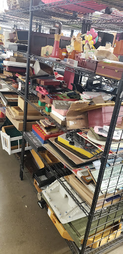 Thrift Store «7th & Bell Goodwill Retail Store & Donation Center», reviews and photos, 17037 N 7th Ave, Phoenix, AZ 85023, USA