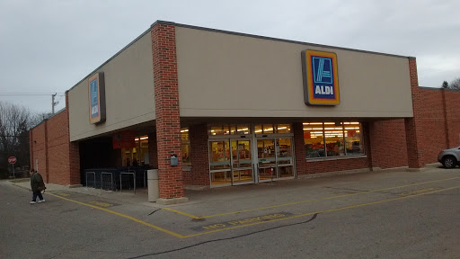 ALDI, 1021 N State St, Belvidere, IL 61008, USA, 