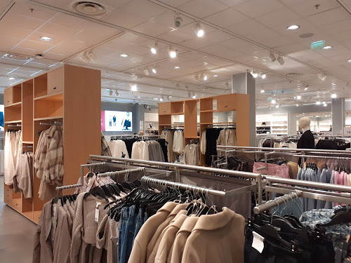 Magasin de vêtements H&M Chambourcy