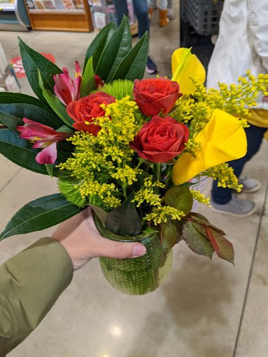 Grocery Store «Whole Foods Market», reviews and photos, 94 Derby St, Hingham, MA 02043, USA