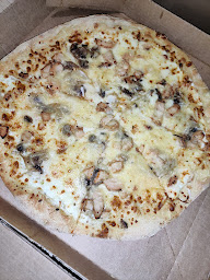 Photo n°35 de Domino's Pizza Poitiers - Pont Neuf à Poitiers ()