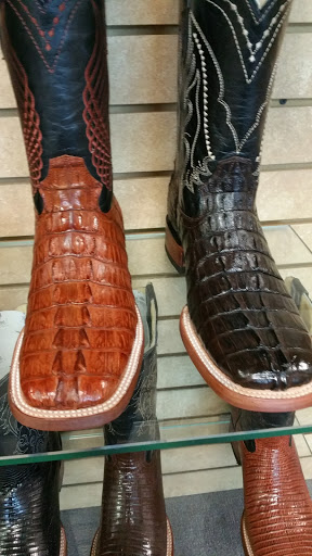 Arango Boots