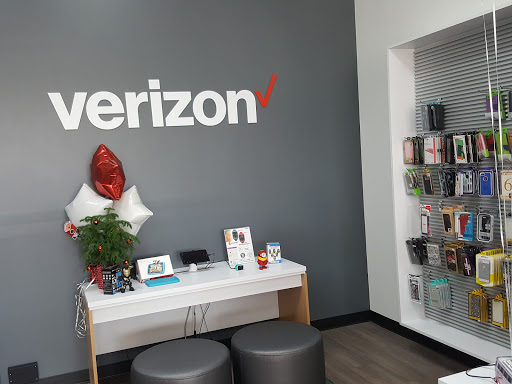 Cell Phone Store «Verizon Authorized Retailer - Your Wireless», reviews and photos, 1016 E Hebron Pkwy #120, Carrollton, TX 75010, USA