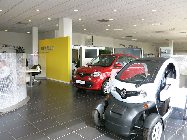 Reviews of Holdcroft Renault Hanley in Stoke-on-Trent - Car dealer