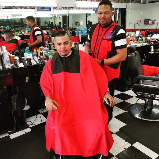 Barber Shop «Bueno Barbershop», reviews and photos, 463 NE 167th St, North Miami Beach, FL 33162, USA