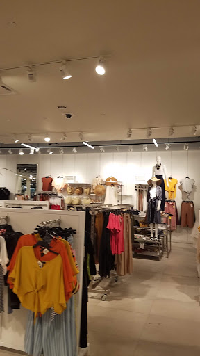 Clothing Store «F21 RED», reviews and photos, 2615 Medical Center Pkwy #2300, Murfreesboro, TN 37129, USA