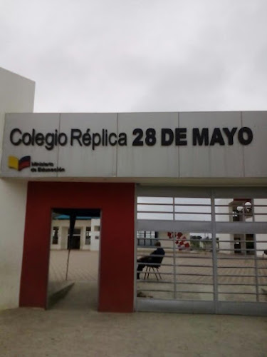 Opiniones de Colegio Fiscal "28 de mayo" (Réplica) en Guayaquil - Escuela