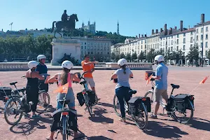 Lyon BIKE Tour - Visites guidées à vélo électrique image