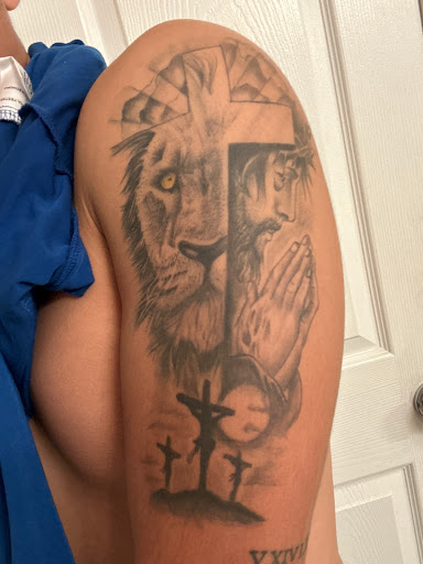 Explore crusader tattoo ideas, creative tattoo ideas in Atlanta, available at Arte Tattoo