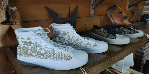 Tattoo Shop «Love Hate Tattoo Studio», reviews and photos, 1360 Washington Ave, Miami Beach, FL 33139, USA