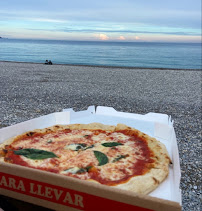Plats et boissons du Pizzas à emporter La Mia Pizza à Nice - n°3