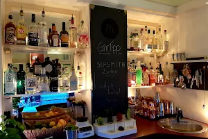 Martin's Bar image