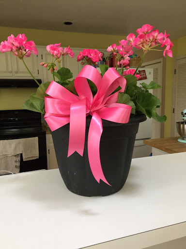 Florist «Village Flower Basket-Gardens», reviews and photos, 1090 River Rd, Granville, OH 43023, USA