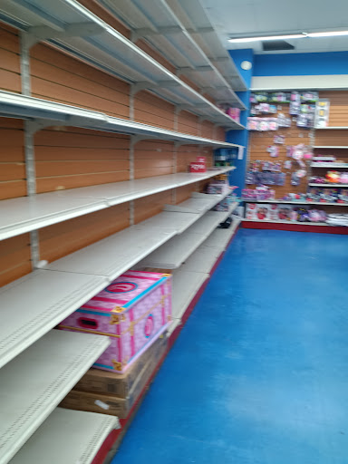 Department Store «Lot-less Closeouts», reviews and photos, 3155 Amboy Rd, Staten Island, NY 10306, USA