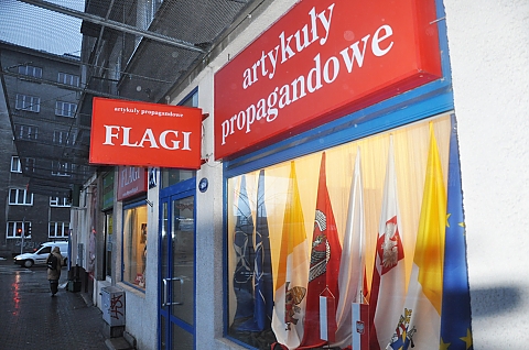 Strony do kupowania flag świata Katowice