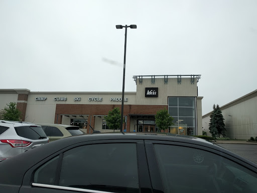Camping Store «REI», reviews and photos, 766 E Big Beaver Rd, Troy, MI 48083, USA