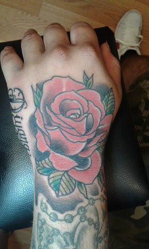 Tattoo Shop «The Ink Link Tattoo Co.», reviews and photos, 512 S 13th St, Omaha, NE 68102, USA