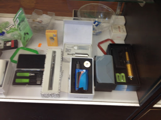 Tobacco Shop «AM SMOKE SHOP», reviews and photos, 1401 State St, Orem, UT 84057, USA