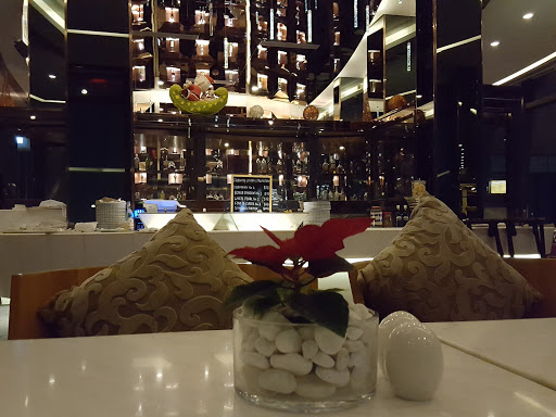 Le 188° Restaurant & Lounge