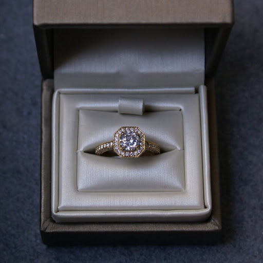 Jewelry Store «Mariloff Diamonds & Fine Jewelry», reviews and photos, 5151 Belt Line Rd #100, Dallas, TX 75254, USA