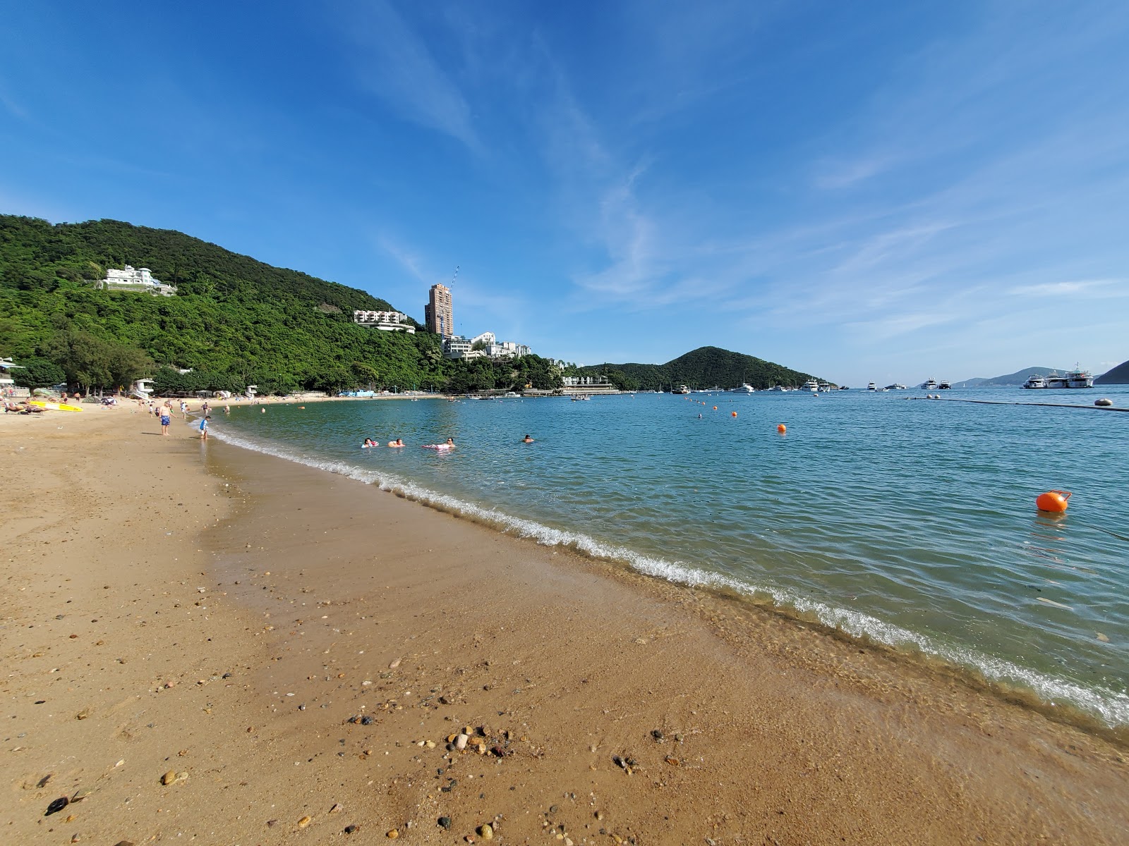 Foto av Deep Water Bay Beach med beige sand yta