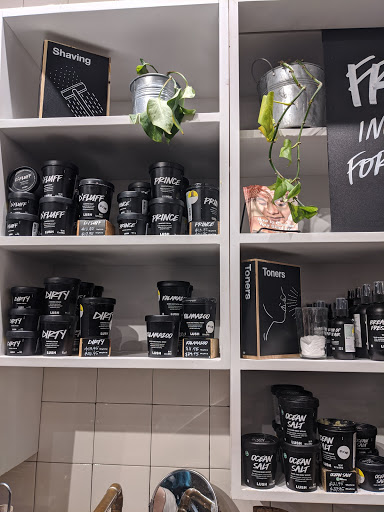Cosmetics Store «LUSH», reviews and photos, 1961 Chain Bridge Rd, McLean, VA 22102, USA