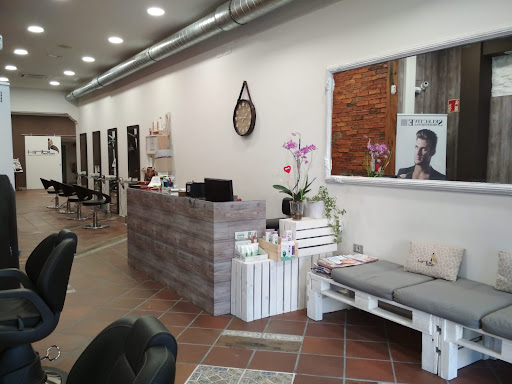 KIRIBIL ILEAK Peluquería mixta y Estética en Amorebieta-Etxano, Vizcaya