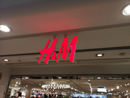 H & M