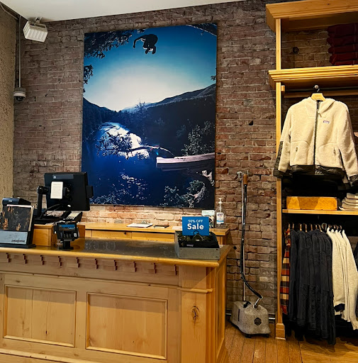 Clothing Store «Patagonia Pasadena», reviews and photos, 47 N Fair Oaks Ave, Pasadena, CA 91103, USA