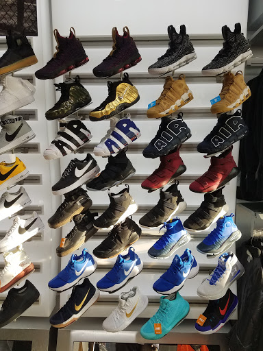 Shopping Mall «Roosevelt Mall», reviews and photos, 2339 Cottman Ave #1, Philadelphia, PA 19149, USA