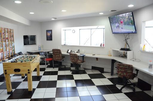 Used Car Dealer «Schoepp Motors Northeast», reviews and photos, 1518 N Stoughton Rd, Madison, WI 53704, USA