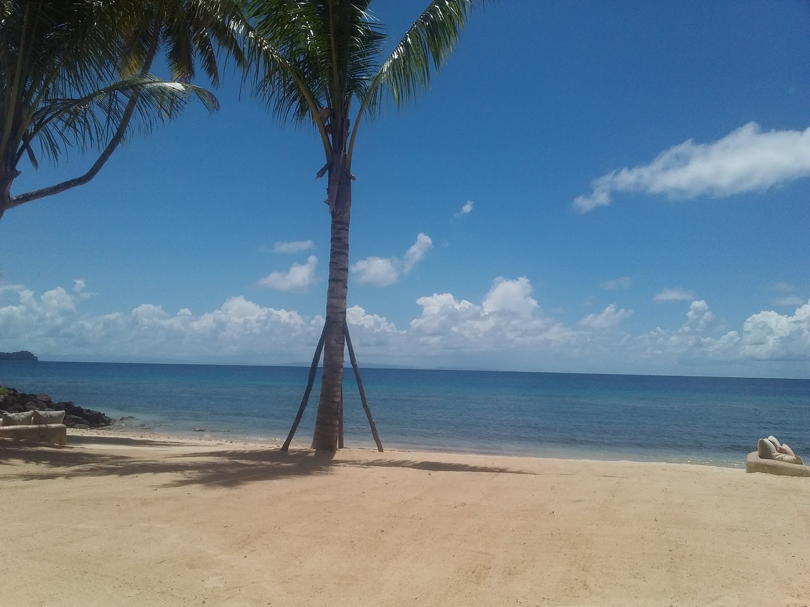 Fotografie cu Laucala Beach cu plajă spațioasă
