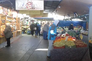 Bosnyák téri piac image
