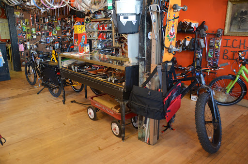 Bicycle Store «Ichi Bike», reviews and photos, 311 E Walnut St, Des Moines, IA 50309, USA