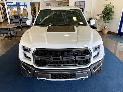 Ford Dealer «Raceway Ford», reviews and photos, 5900 Sycamore Canyon Blvd, Riverside, CA 92507, USA