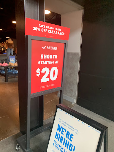 Clothing Store «Hollister Co. Outlet», reviews and photos, 651 Kapkowski Rd, Elizabeth, NJ 07201, USA