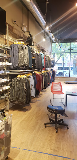 Sporting Goods Store «Fleet Feet Sports - Old Town», reviews and photos, 1620 N Wells St, Chicago, IL 60614, USA