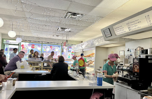 Donut Shop «Peter Pan Donut & Pastry Shop», reviews and photos, 727 Manhattan Ave, Brooklyn, NY 11222, USA