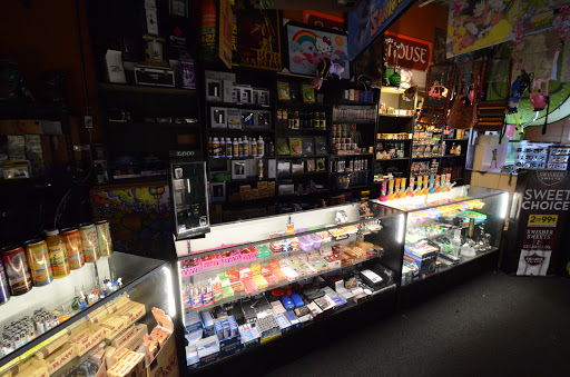 Tobacco Shop «Smoke House», reviews and photos, 968 Dundee Ave, Elgin, IL 60120, USA