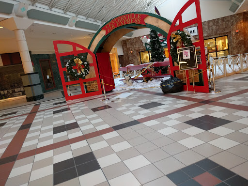 Shopping Mall «Diamond Run Mall», reviews and photos, 46 Diamond Run Pl, Rutland, VT 05701, USA