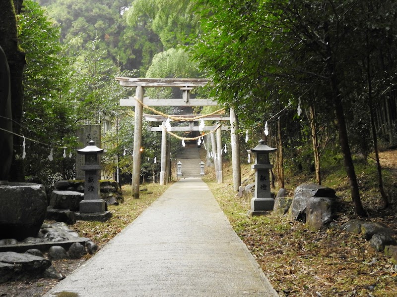 尾八重神社