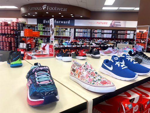 Shoe Store «Famous Footwear», reviews and photos, 9450 W Northern Ave, Glendale, AZ 85305, USA