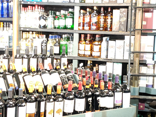 Wine Store «Great Neck Wines & Spirits», reviews and photos, 13 N Station Plaza, Great Neck, NY 11021, USA